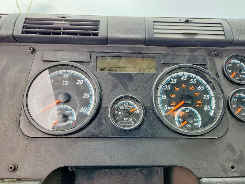 2018 Freightliner Cascadia 113 Semi Truck