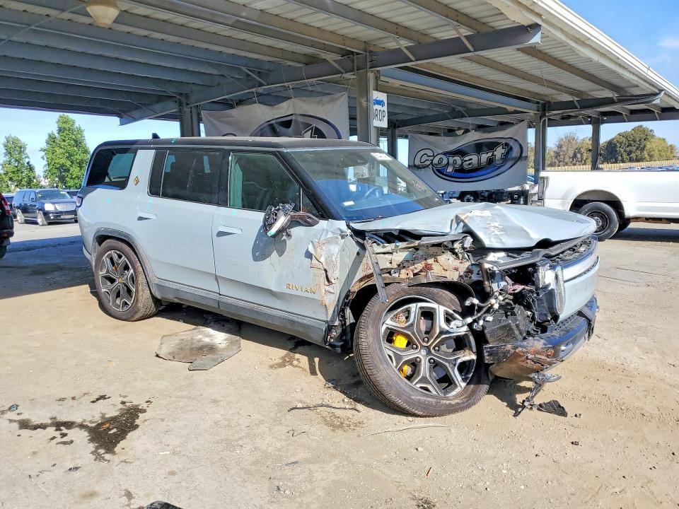2023 Rivian R1S Adventure