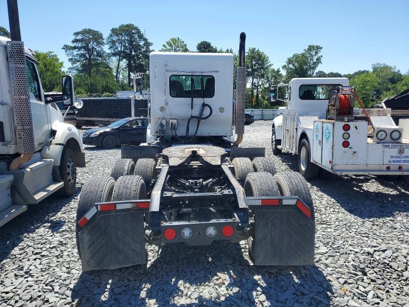 2019 Kenworth T800 Semi Truck