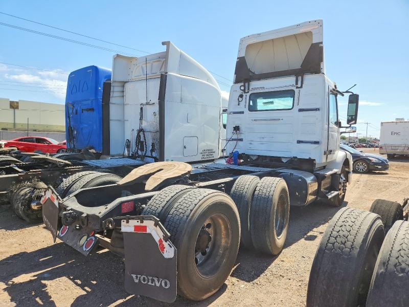 2016 Volvo VN VNM