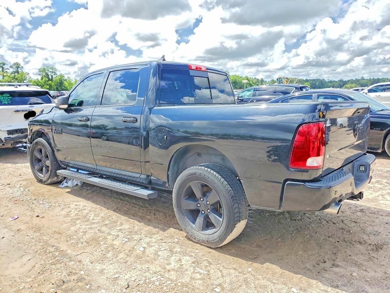 2018 Dodge RAM 1500 SLT