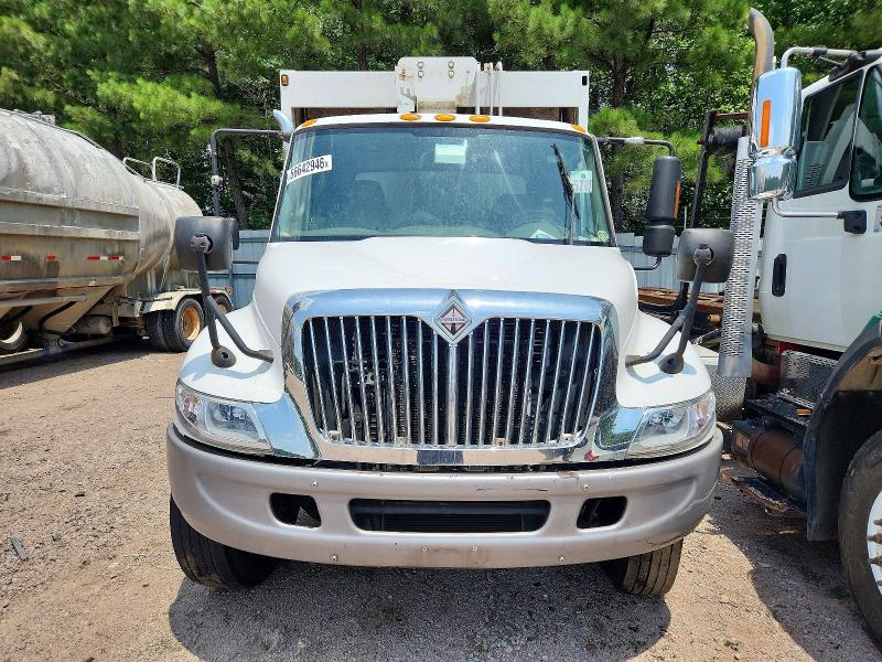 2004 International 4300 Refuse Truck