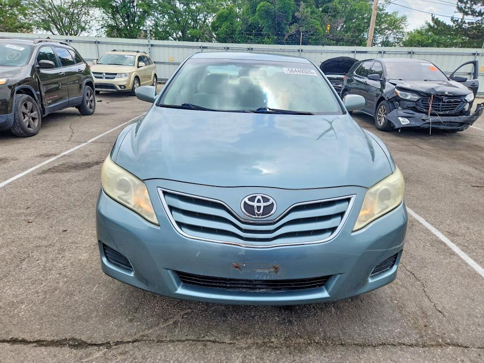 2011 Toyota Camry le