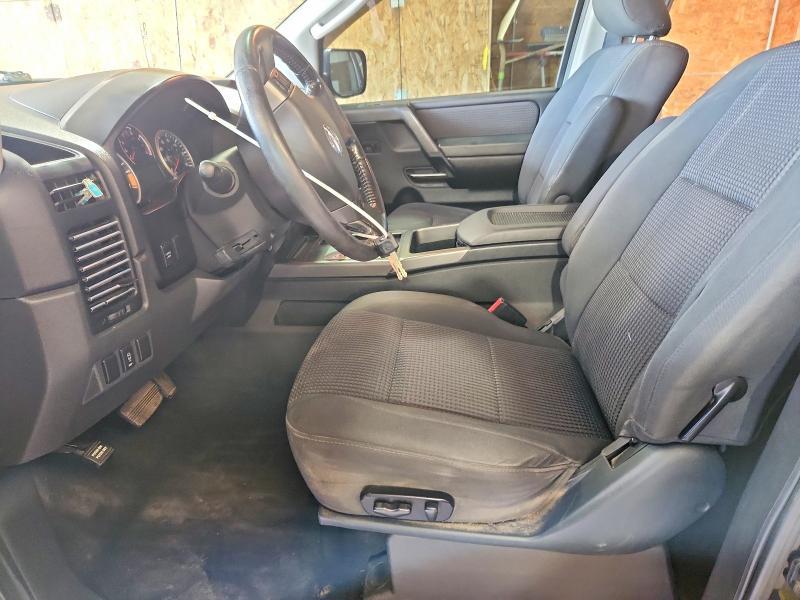 2010 Nissan Titan SE