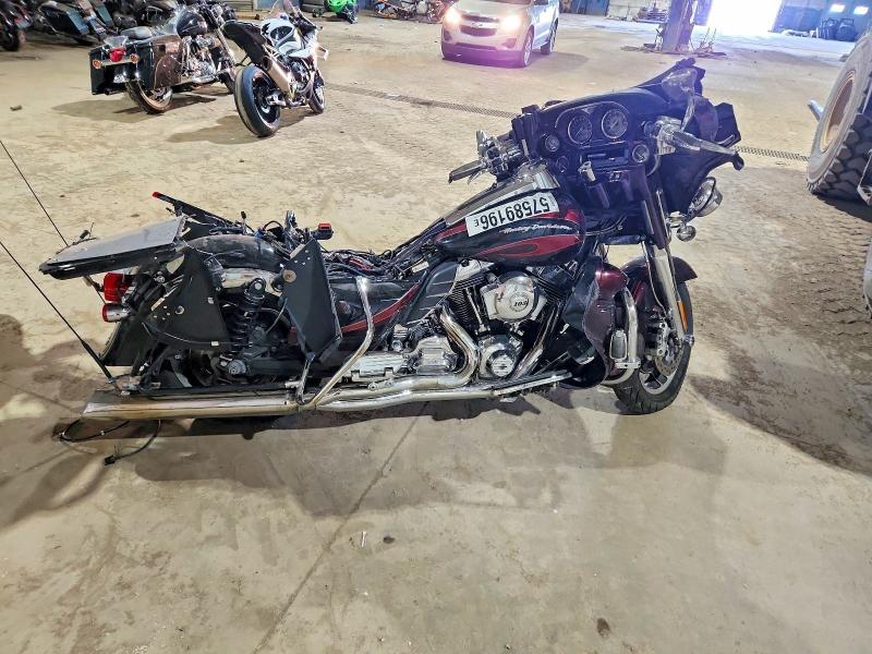 2013 Harley-Davidson Flhtcuse CVO Ultra Classic Electra Glid