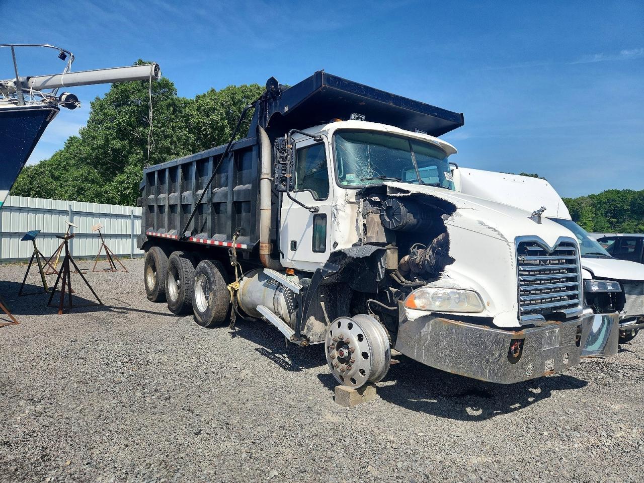 2005 Mack CXN612 Dump Truck
