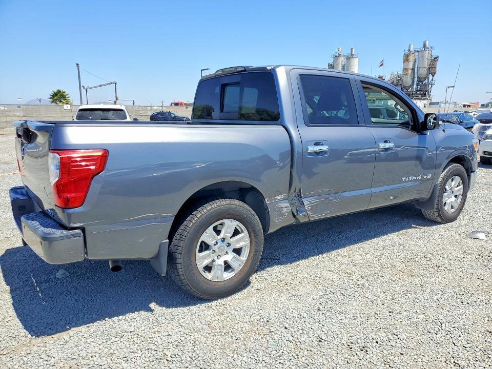 2018 Nissan Titan SV