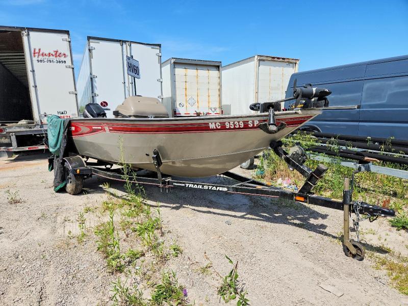 2003 Tracker Boat