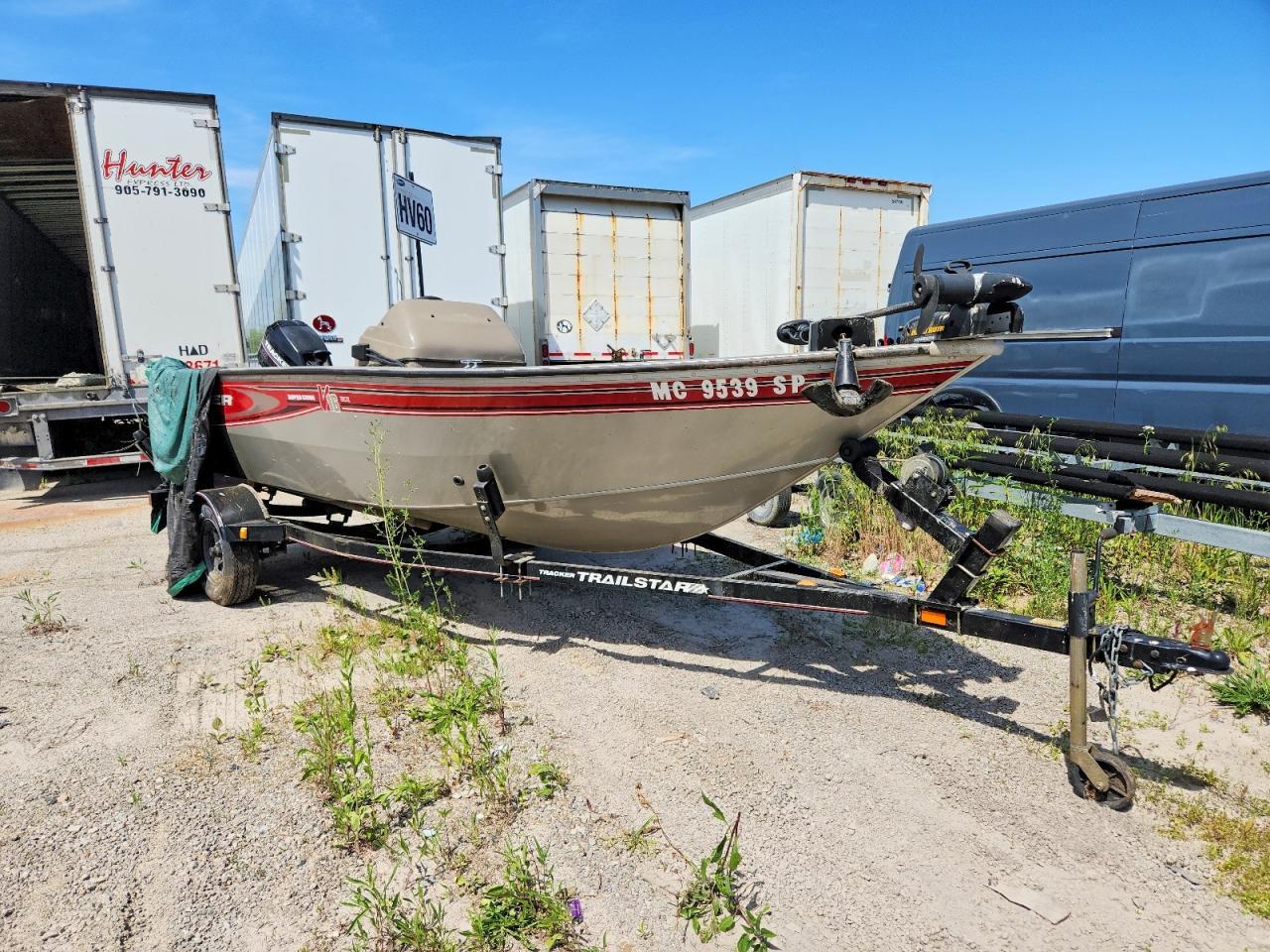 2003 Tracker Boat