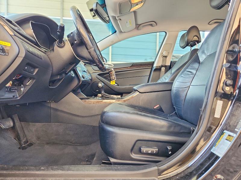 2016 KIA Cadenza Luxury