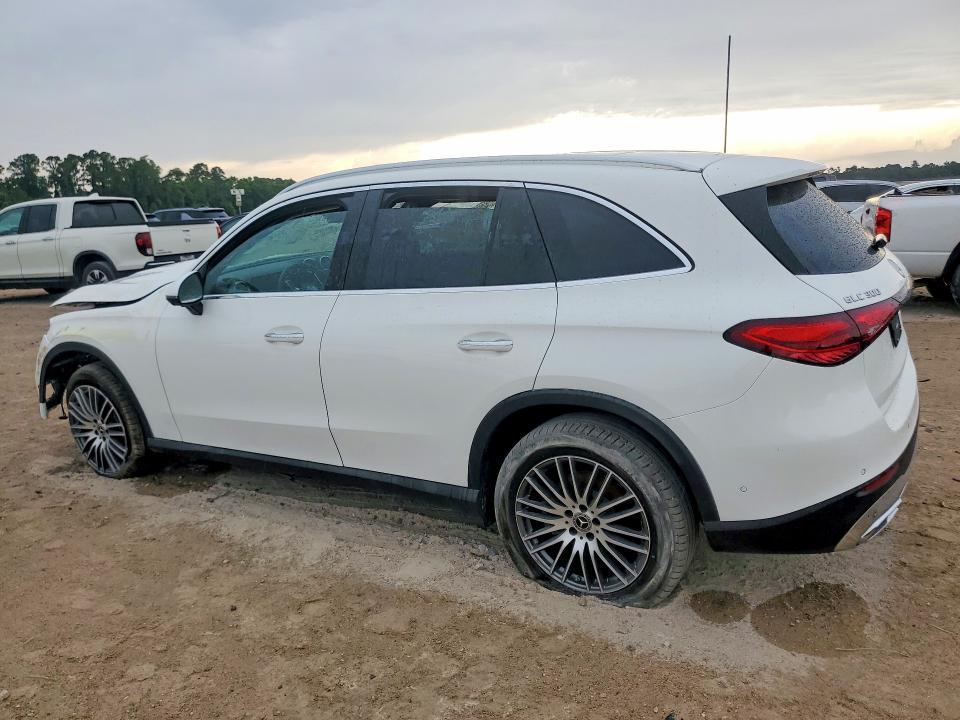 2026 Mercedes-Benz Glc 300