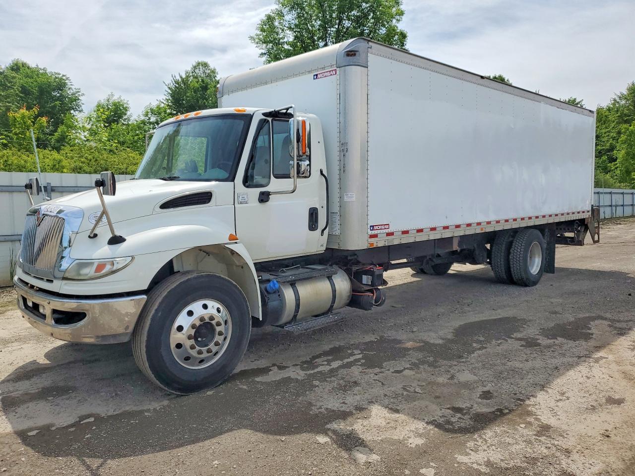 2016 International 4300 BOX Truck