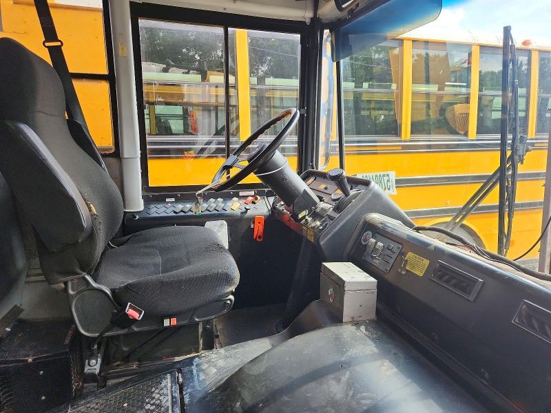 2011 Thomas SAF-T-LINER C2-School Bus