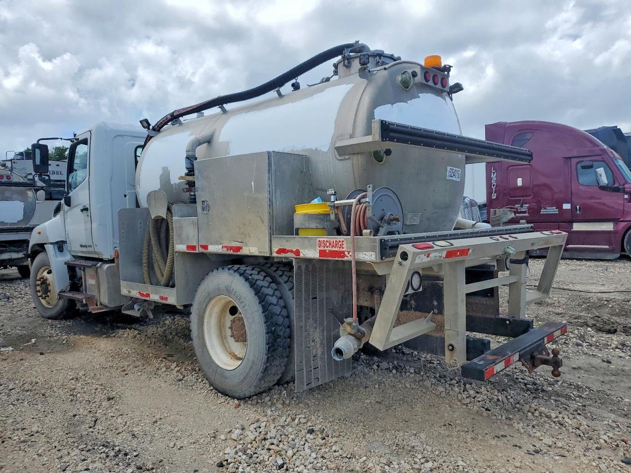 2016 Hino 258/268 Vacuum Truck