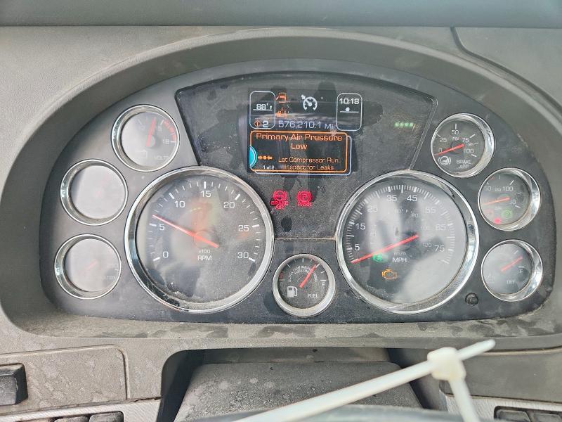 2017 Kenworth T880 Semi Truck
