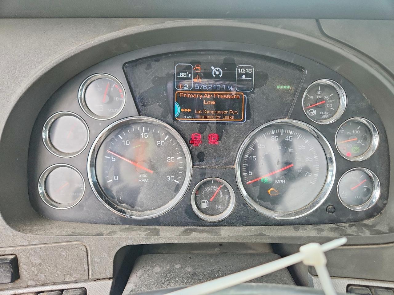 2017 Kenworth T880 Semi Truck