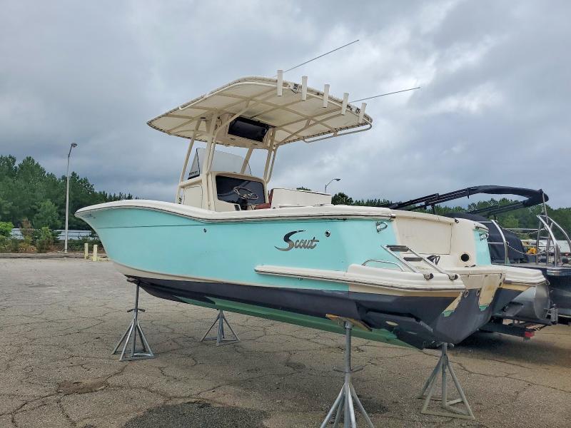 2006 Scout Boat