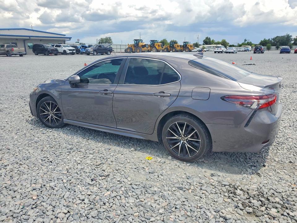 2021 Toyota Camry se