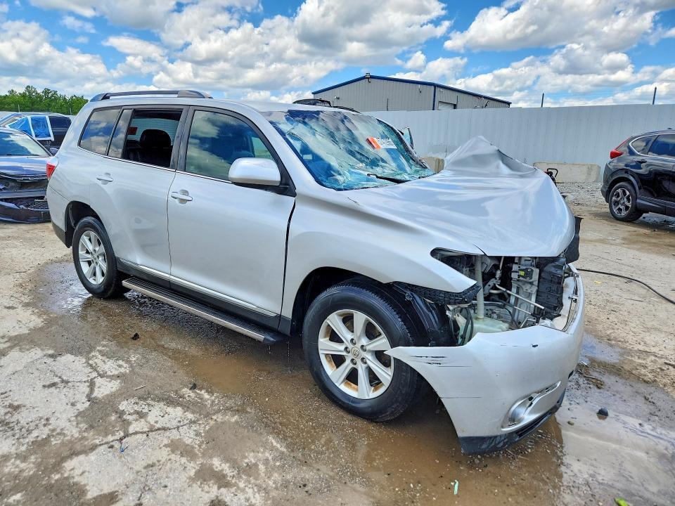 2013 Toyota Highlander se