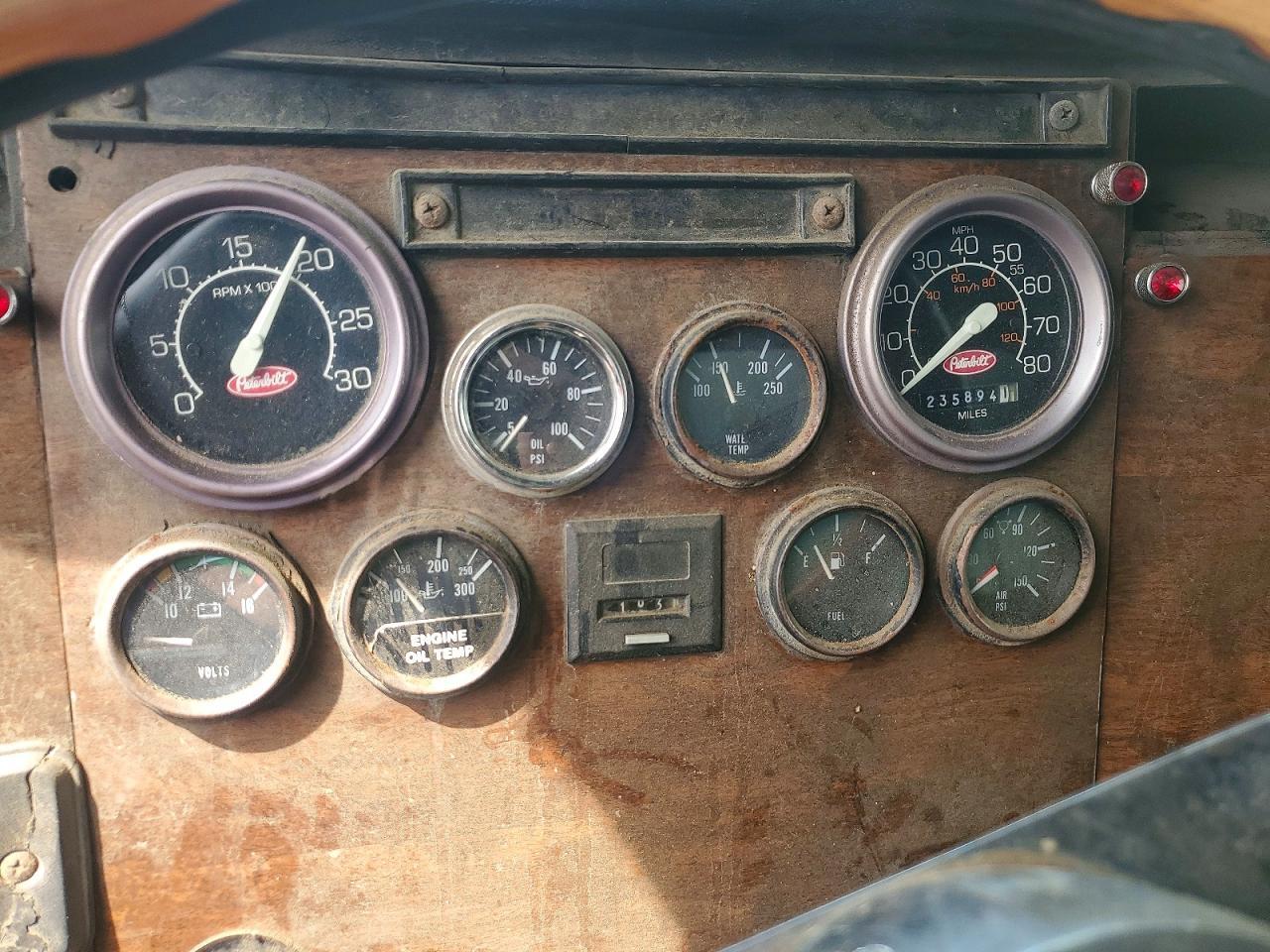 1989 Peterbilt 357-Yard Truck