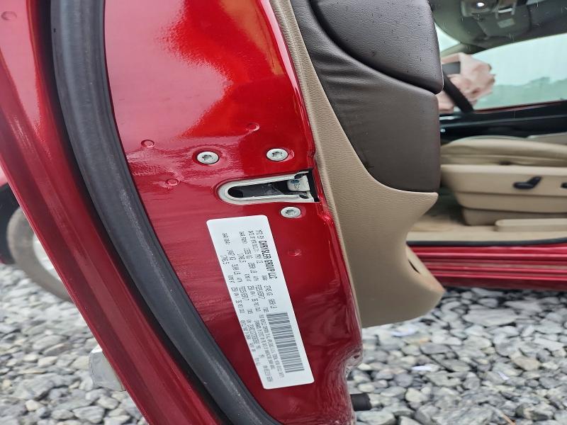 2012 Chrysler Town & Country Touring l