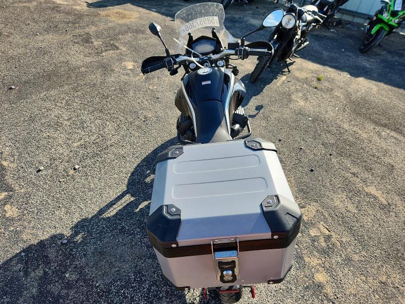 2022 Moto Guzzi V85 TT Guardia D'ONORE