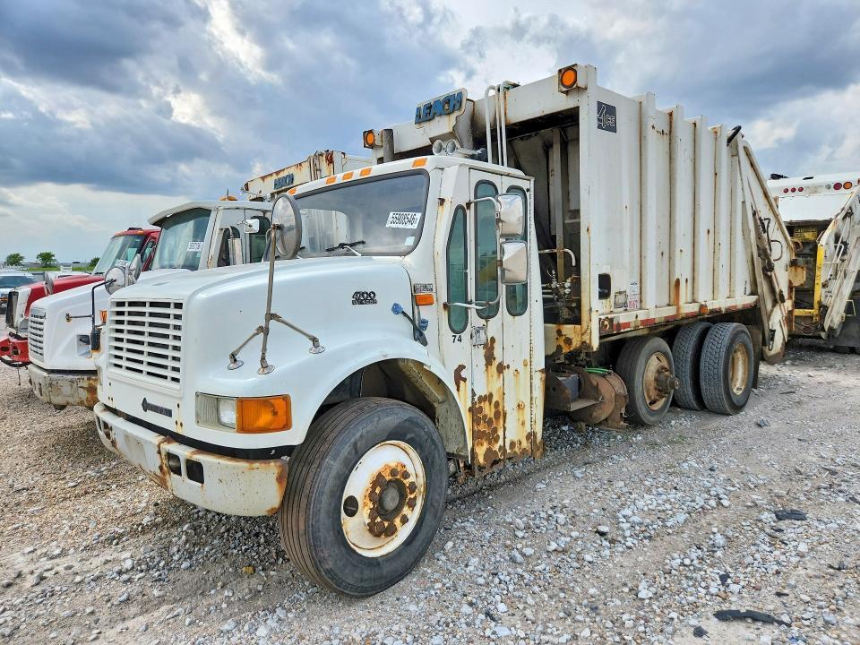 1998 International 4900 Refuse Truck