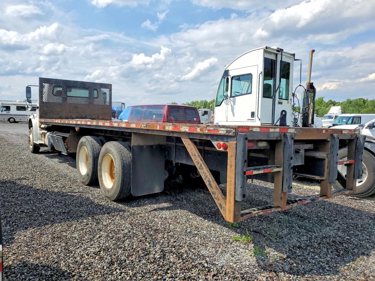 2016 Freightliner Business Class M2 Flatbed Truck