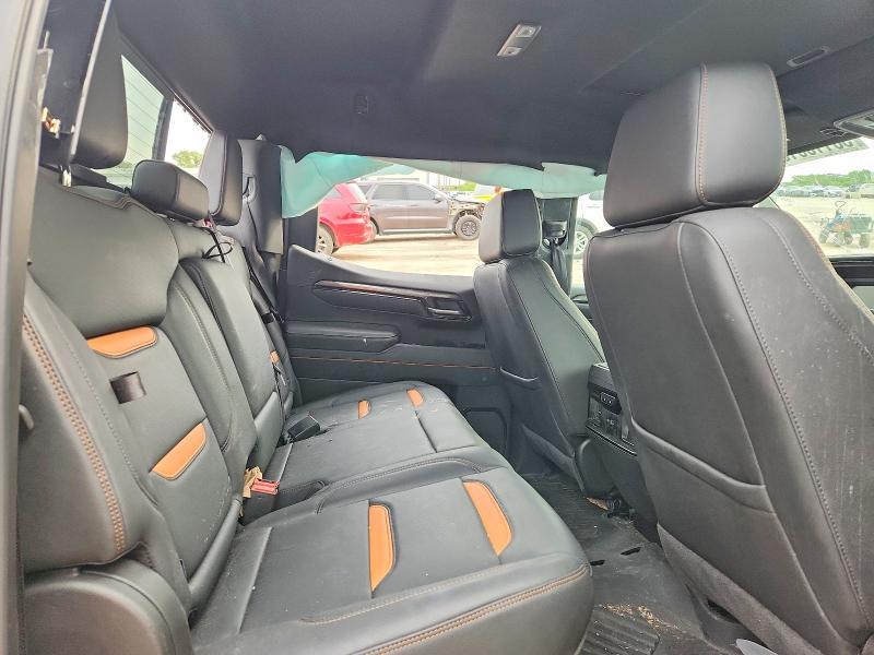 2025 GMC Sierra K1500 AT4