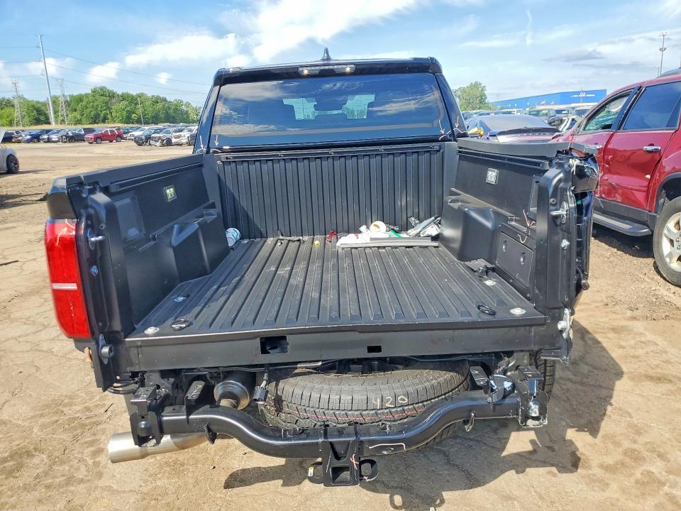 2025 Toyota Tacoma TRD OFF-ROAD HV