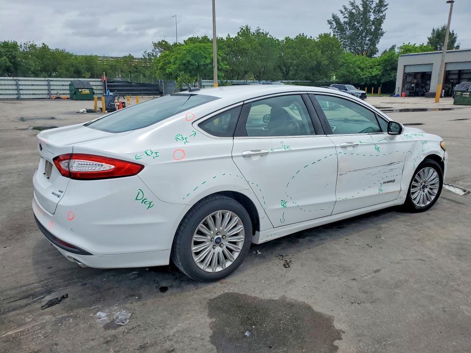 2016 Ford Fusion se Hybrid