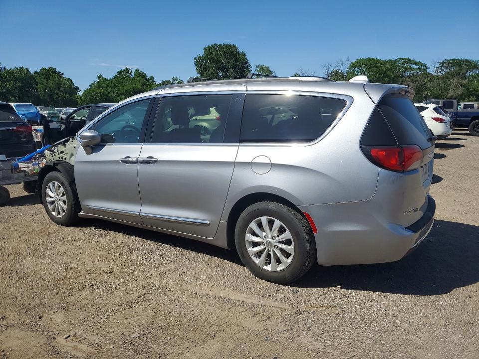 2017 Chrysler Pacifica Touring l