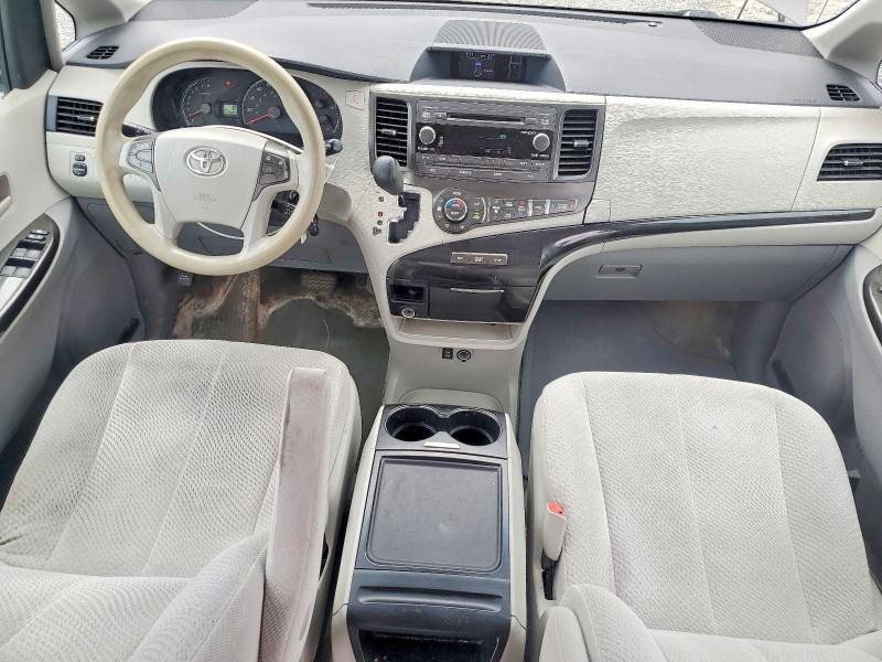 2013 Toyota Sienna le