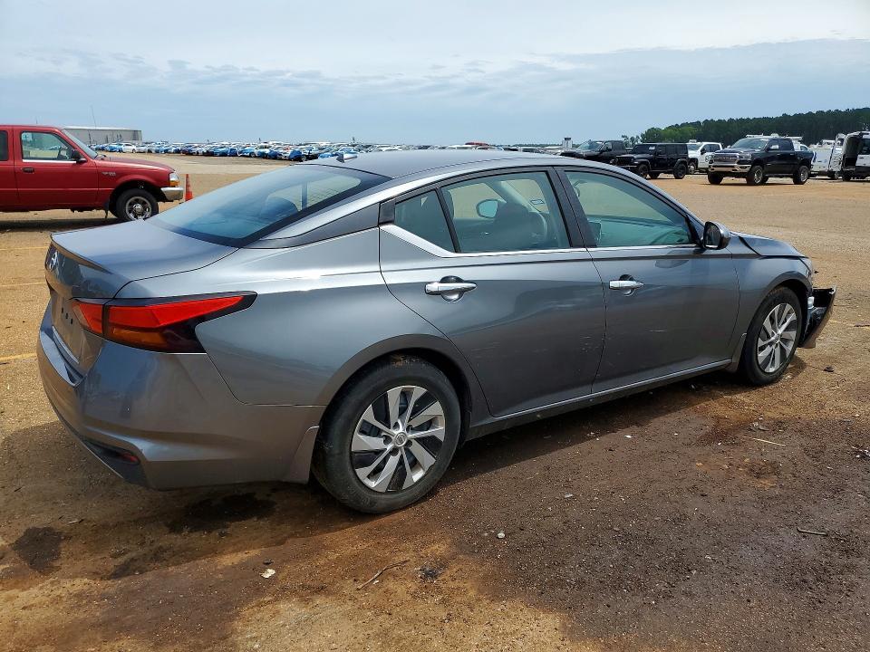 2019 Nissan Altima s