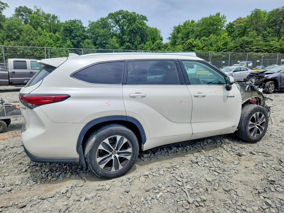 2020 Toyota Highlander Hybrid xle