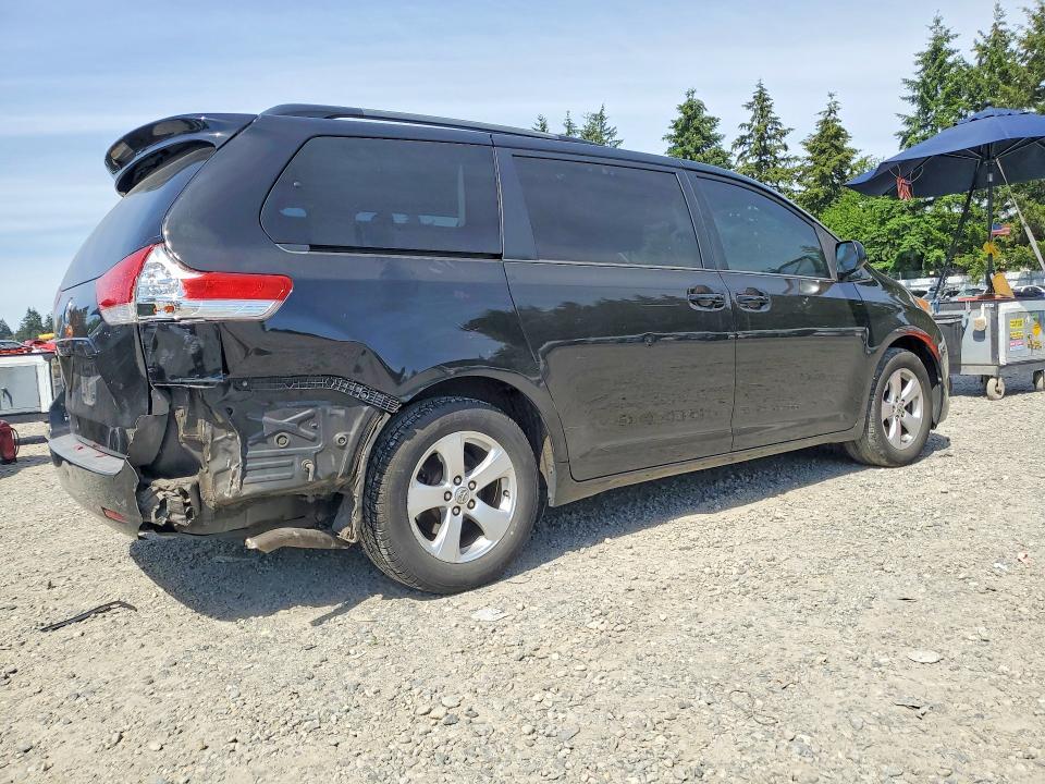2013 Toyota Sienna le