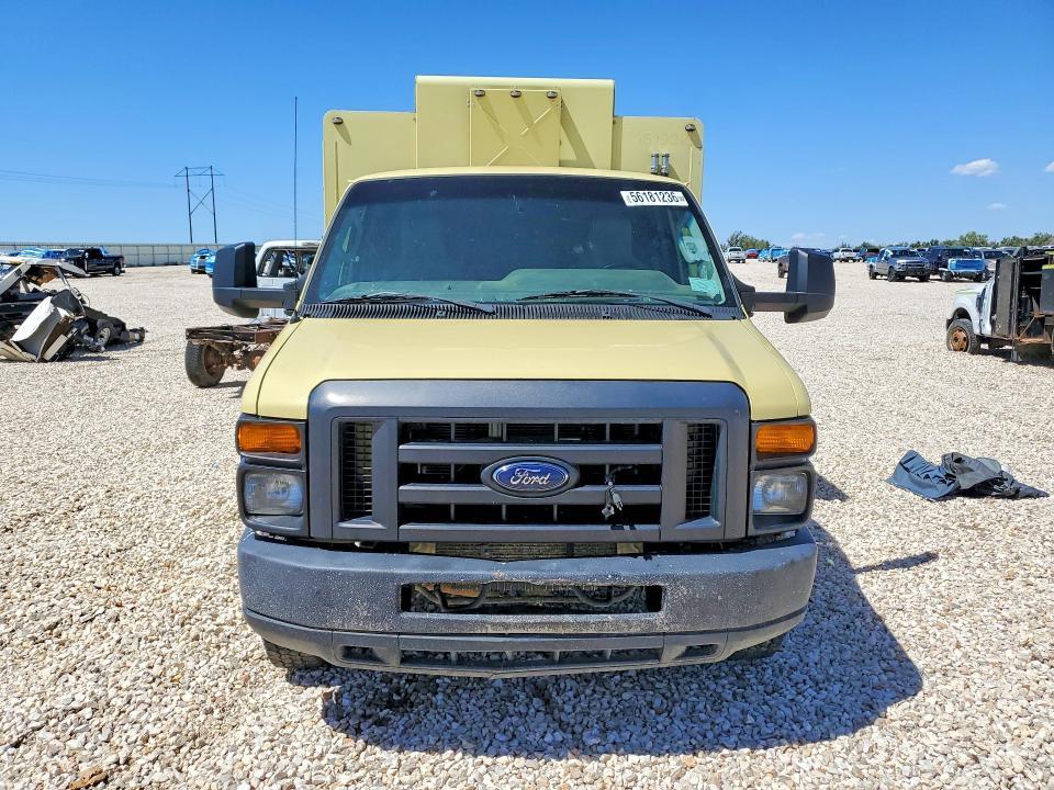 2011 Ford Econoline E450 Super Duty Cutaway van