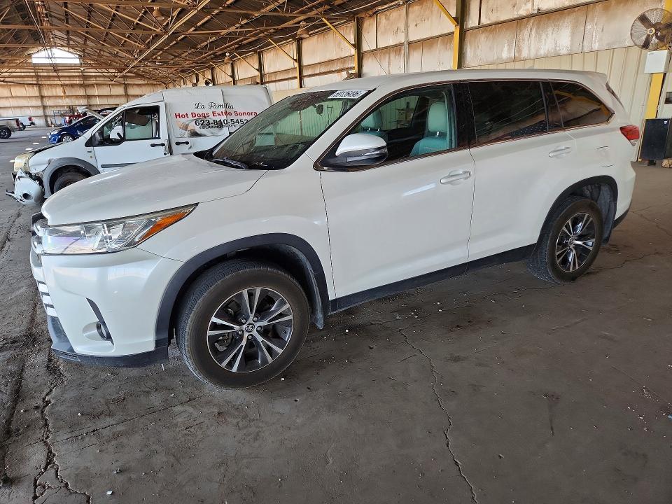 2019 Toyota Highlander le Plus