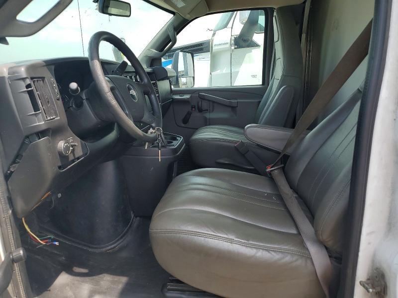 2020 Chevrolet Express BOX Truck