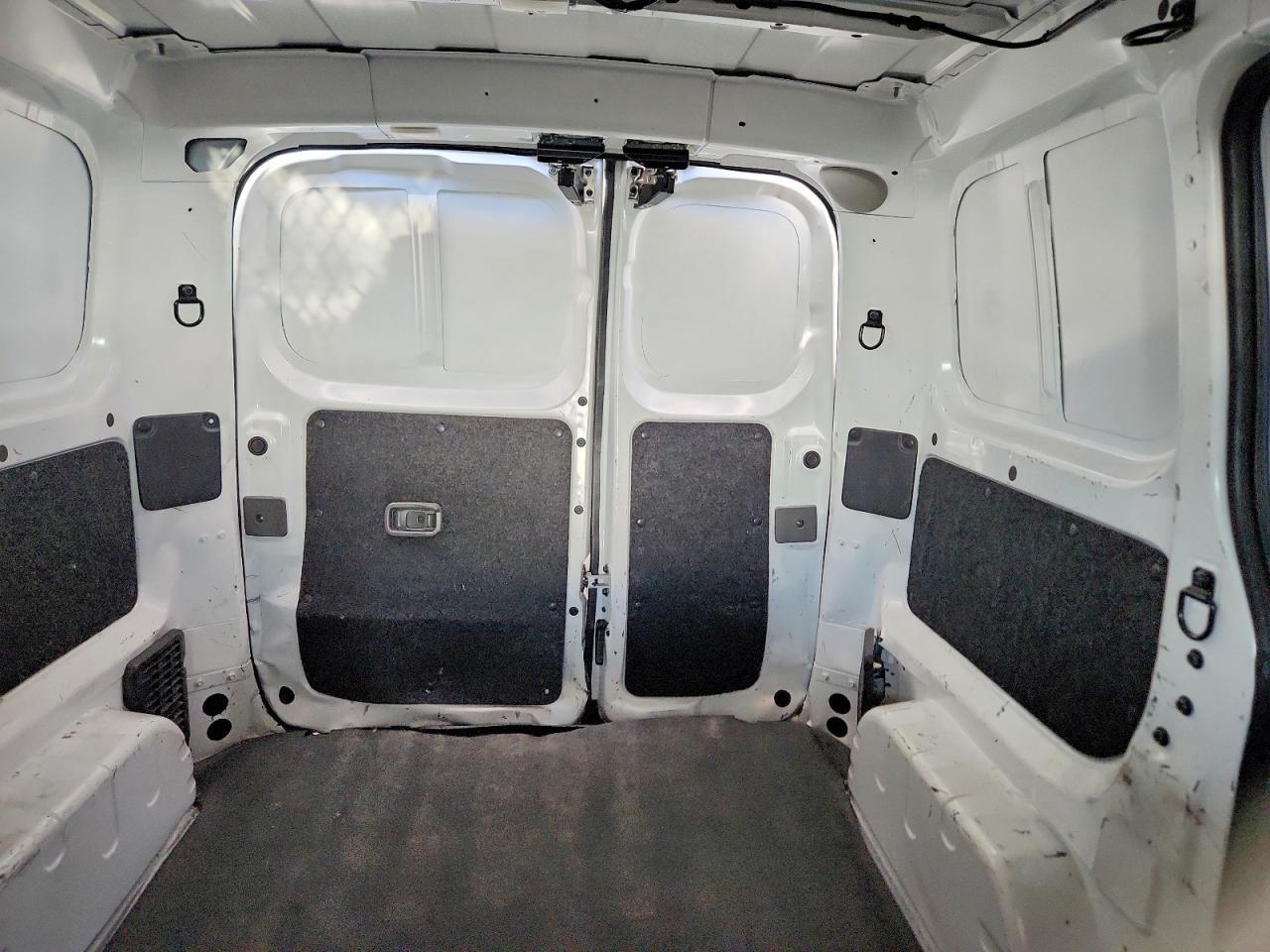 2021 Nissan NV200 S