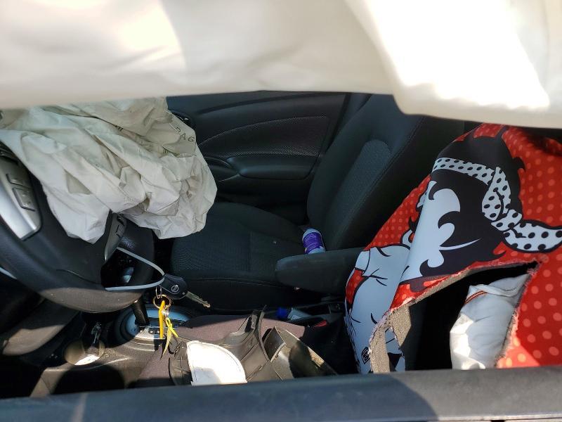 2019 Nissan Versa sv
