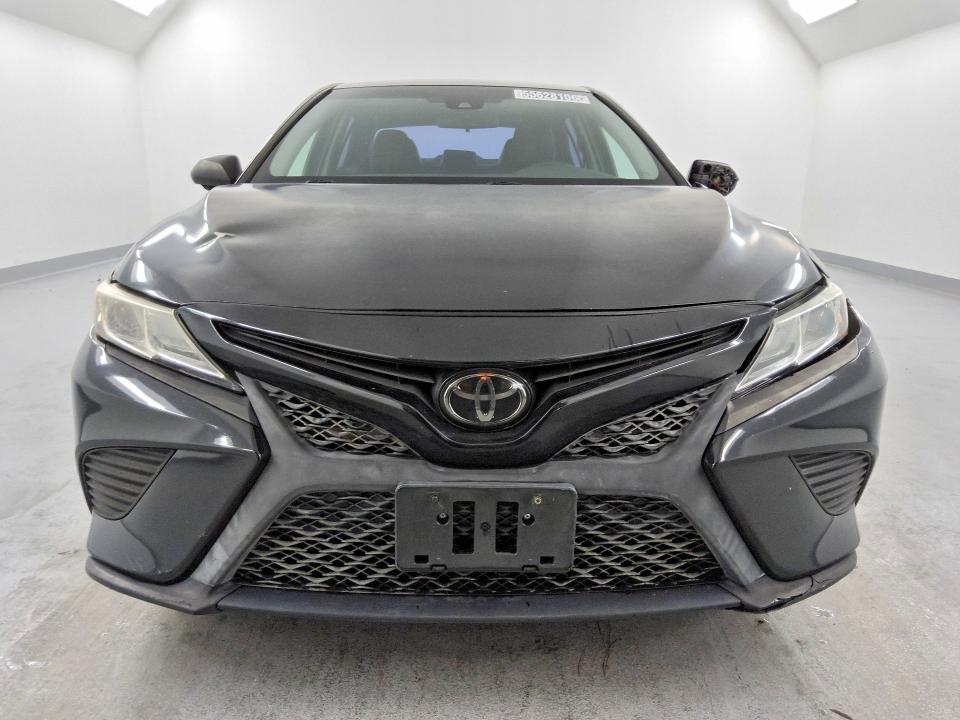 2018 Toyota Camry se