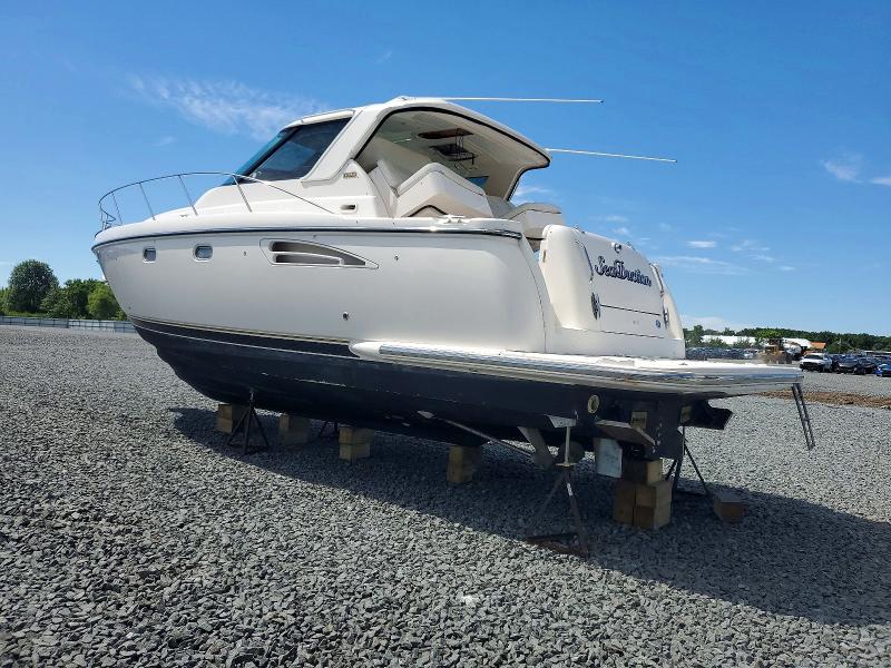 2005 Tiara Yachts Boat
