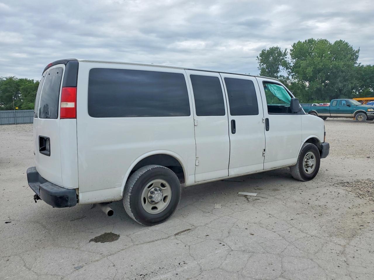 2018 Chevrolet Express G2500 LS