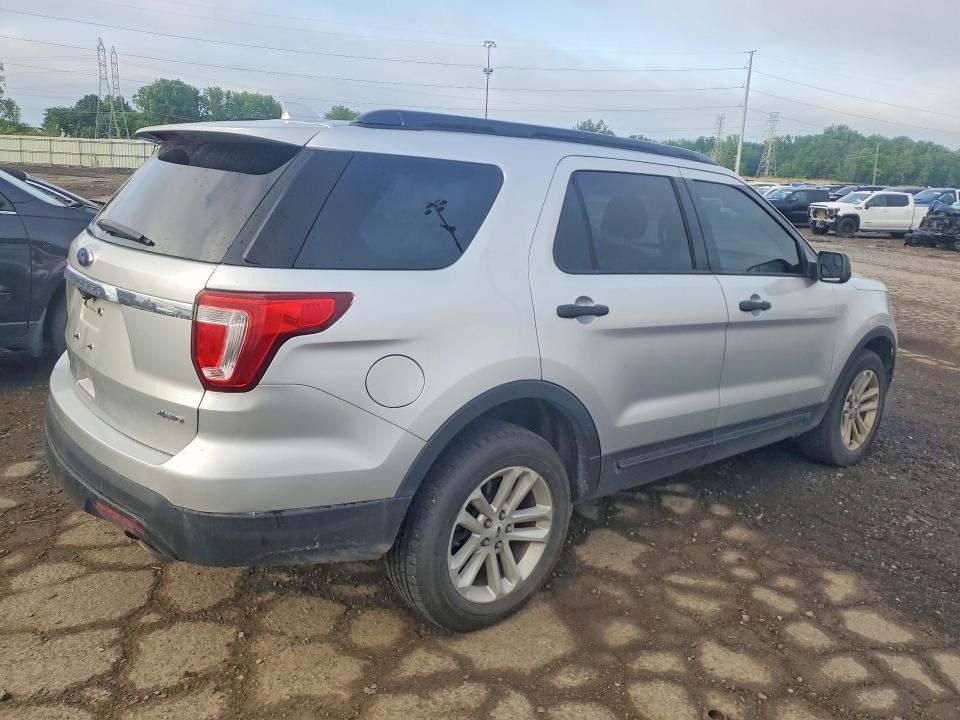 2017 Ford Explorer 4