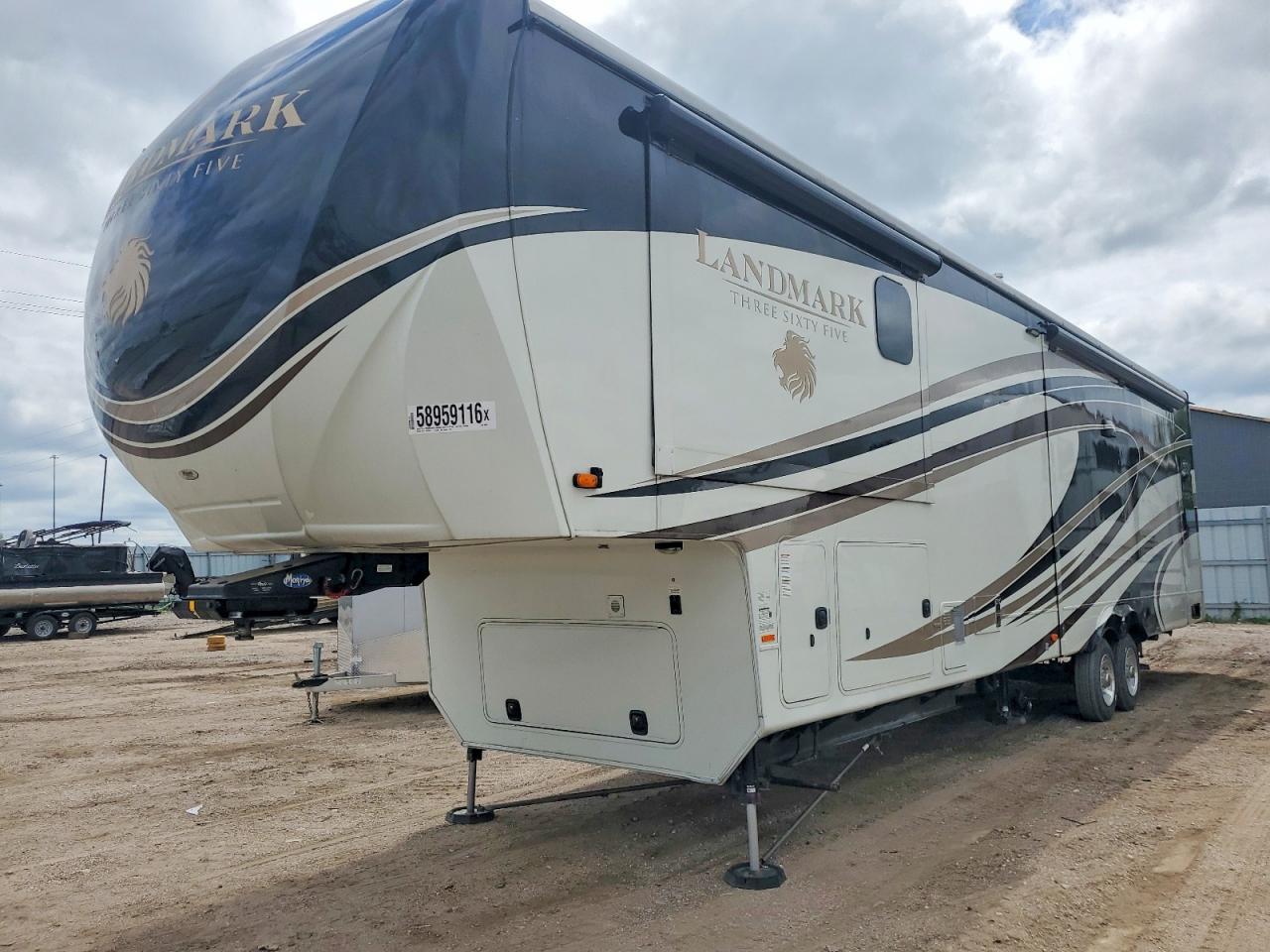 2014 Heartland Landmark Camper