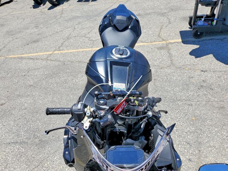 2025 Kawasaki ZX1002 L