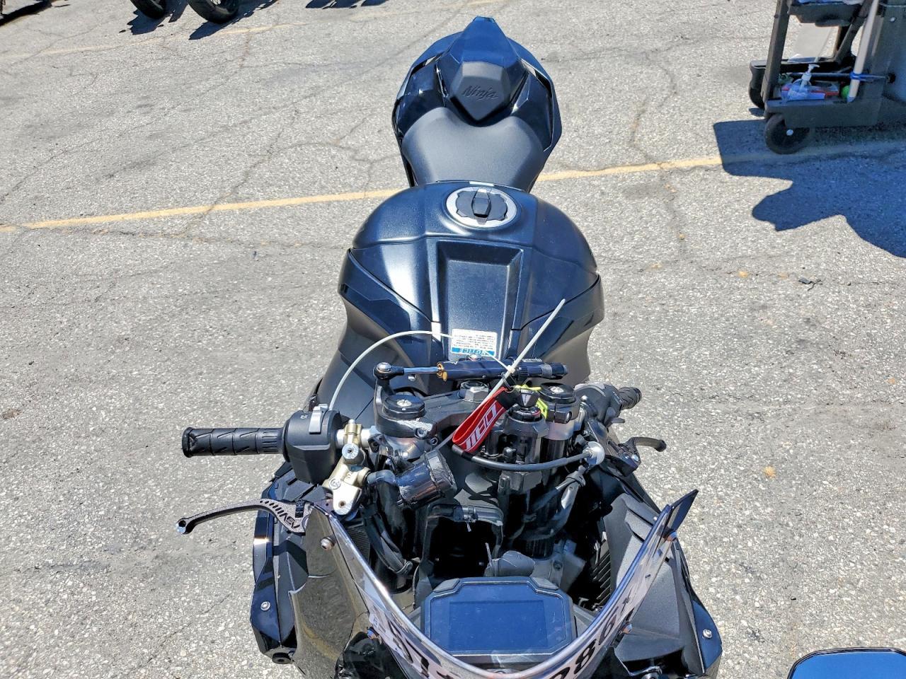 2025 Kawasaki ZX1002 L