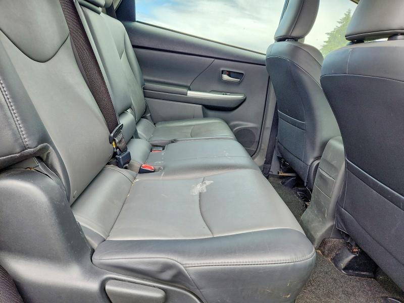 2013 Toyota Prius v Five