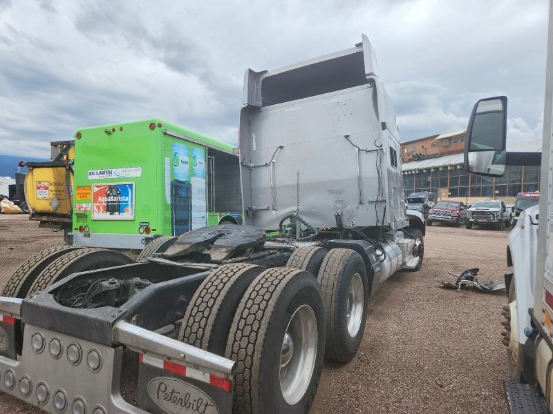 2012 Peterbilt 386 Semi Truck